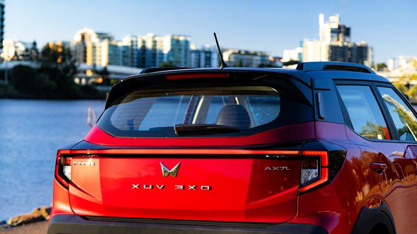 THE REAR VIEW OF THE MAHINDRA XUV 3XO