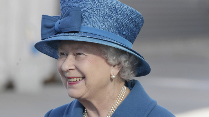 how-does-the-queen-actually-earn-money-starts-at-60