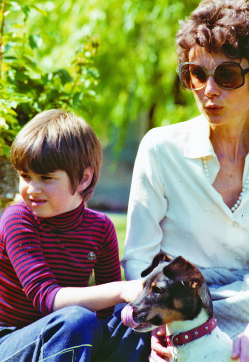 Stunning rare photos of Audrey Hepburn in her kitchen and garden, plus