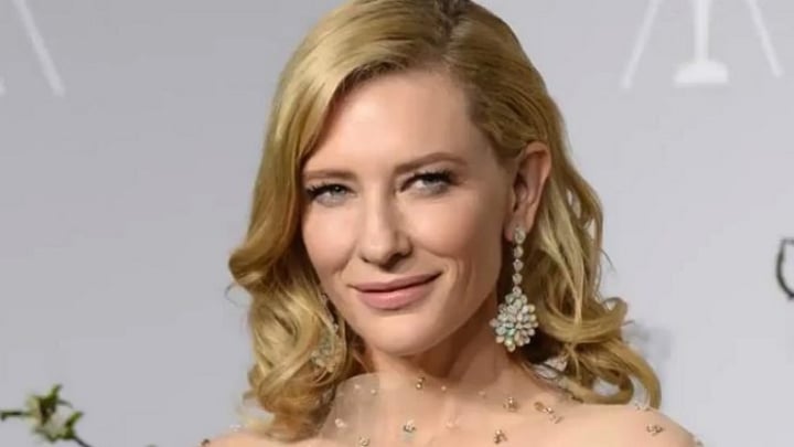 Cate Blanchett stuns on the red carpet in daring frilly dress - Starts ...