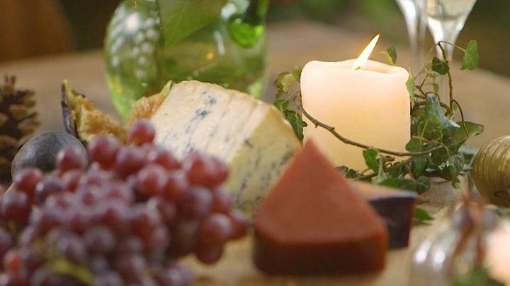 Jamie Oliver shares his favourite Christmas recipes - Starts at 60