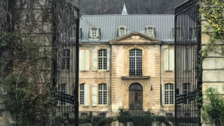 An Aussie Couple Is Restoring A 94 Room French Chateau Starts At 60 An Aussie Couple Is Restoring A 94 Room French Chateau Starts At 60