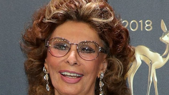 Still A Movie Star Italian Screen Siren Sophia Loren 84 Stuns In