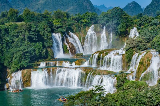 7 of the world’s biggest and best waterfalls - Starts at 60