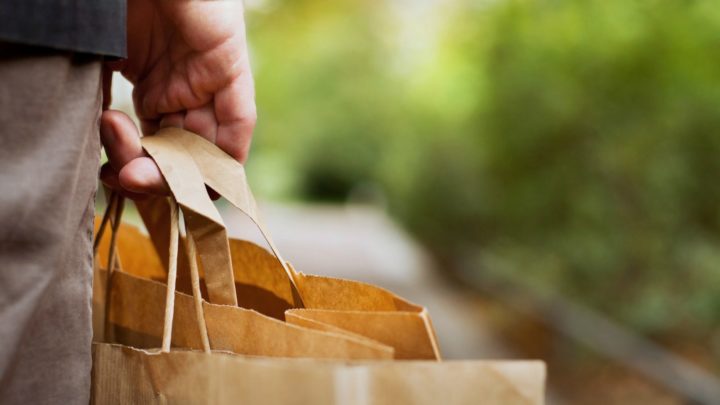 back-to-basics-aldi-stores-to-ditch-plastic-and-return-to-paper-bags