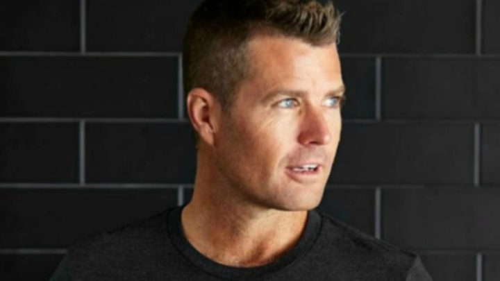 Pete Evans fined $25K over claims light machine can treat Covid-19 ...