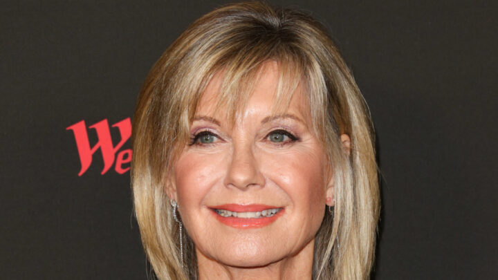 Olivia Newton-John sheds light on cancer battle and death of friends to ...