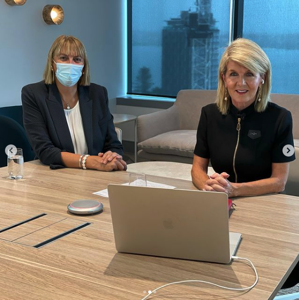 Julie Bishop debuts girly lockdown locks and fans love her legally