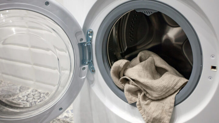 Mum shares clever tricks to stop bed sheets tangling in dryer - Starts ...