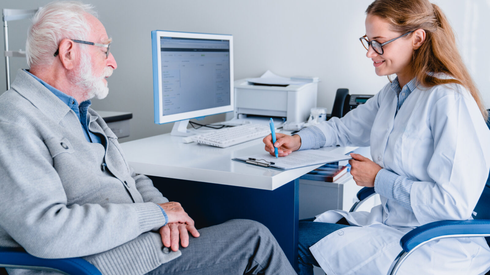 patient talking with doctor.