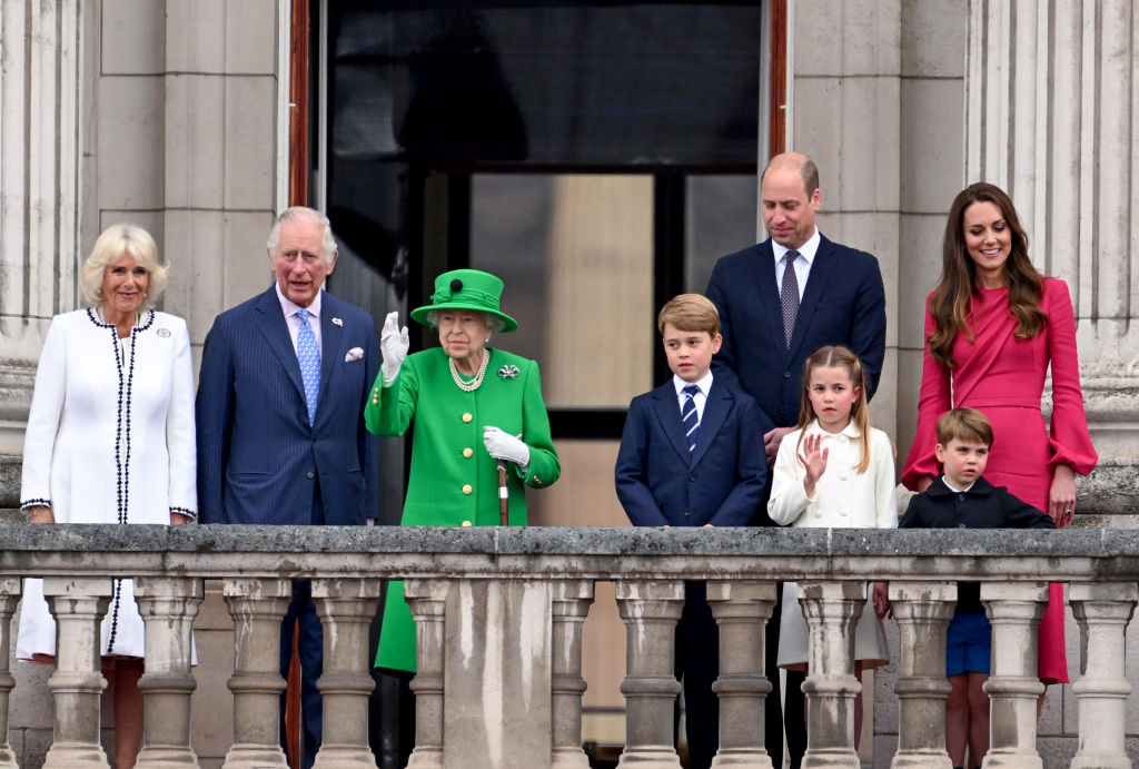 From the Palace to Stonehenge: The Platinum Jubilee in Pictures ...