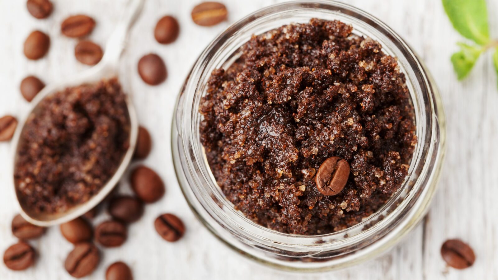 The surprising benefits of applying coffee on your hair and how to effectively use it - Starts at 60 The surprising benefits of applying coffee on your hair and how to effectively use it - Starts at 60