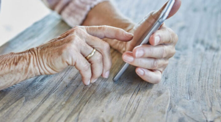 Scammers have now evolved their scam to make recipients believe their loved ones have been kidnapped or owe a drug debt in order to elicit funds. Source: Getty Images. 