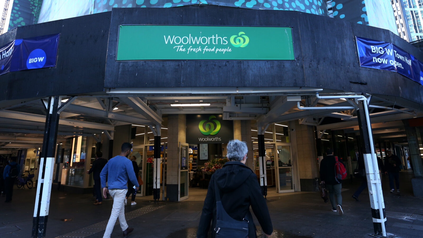 Shoppers Divided Over Major Change To Hundreds Of Woolworths Stores ...