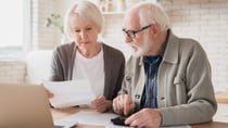 Retirees continue to struggle with their household finances as they confront historically elevated levels of consumer price inflation. Source: Getty Images. 