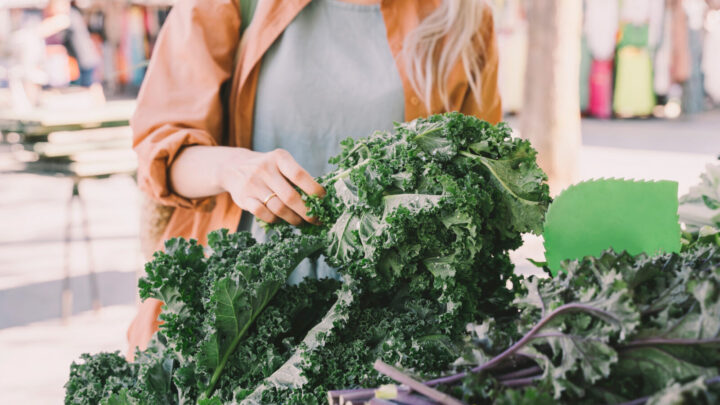 Veggies like kale and broccoli hold the key to helping our lungs battle infections. Source: Getty