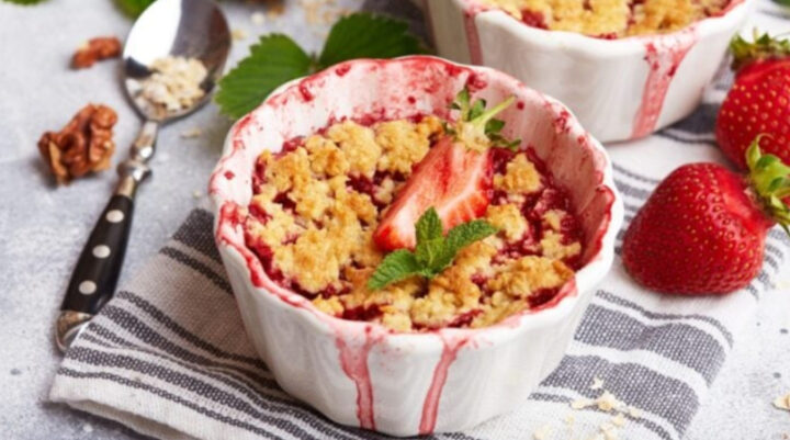 Delicious strawberry crumble pie. Source: Getty Images.