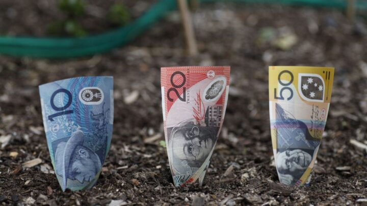 A difference of 1 per cent in fees could make a difference of 20 per cent in your final retirement payout. Image source: Getty