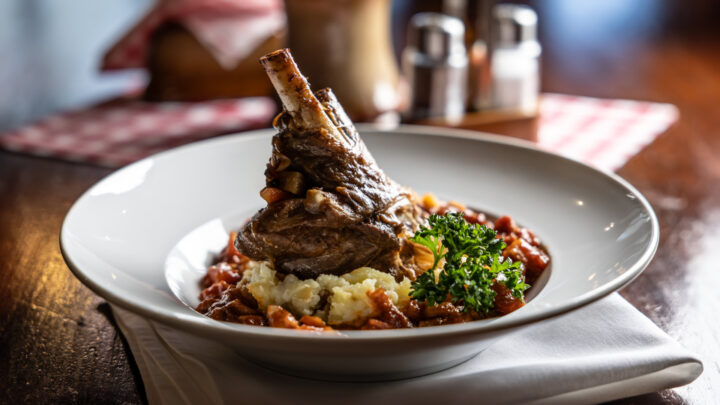 Mouthwatering slow cooker lamb shanks with red wine sauce - Starts at 60